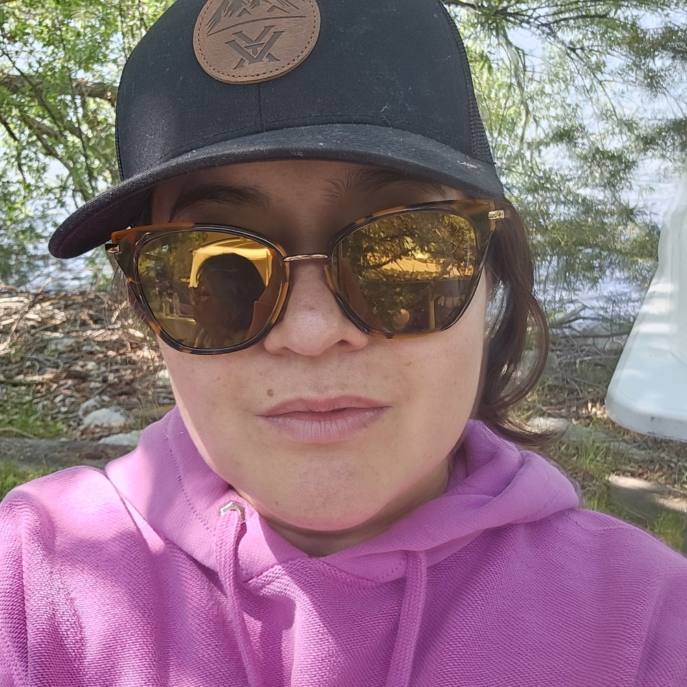 Meet your Posher, Angela